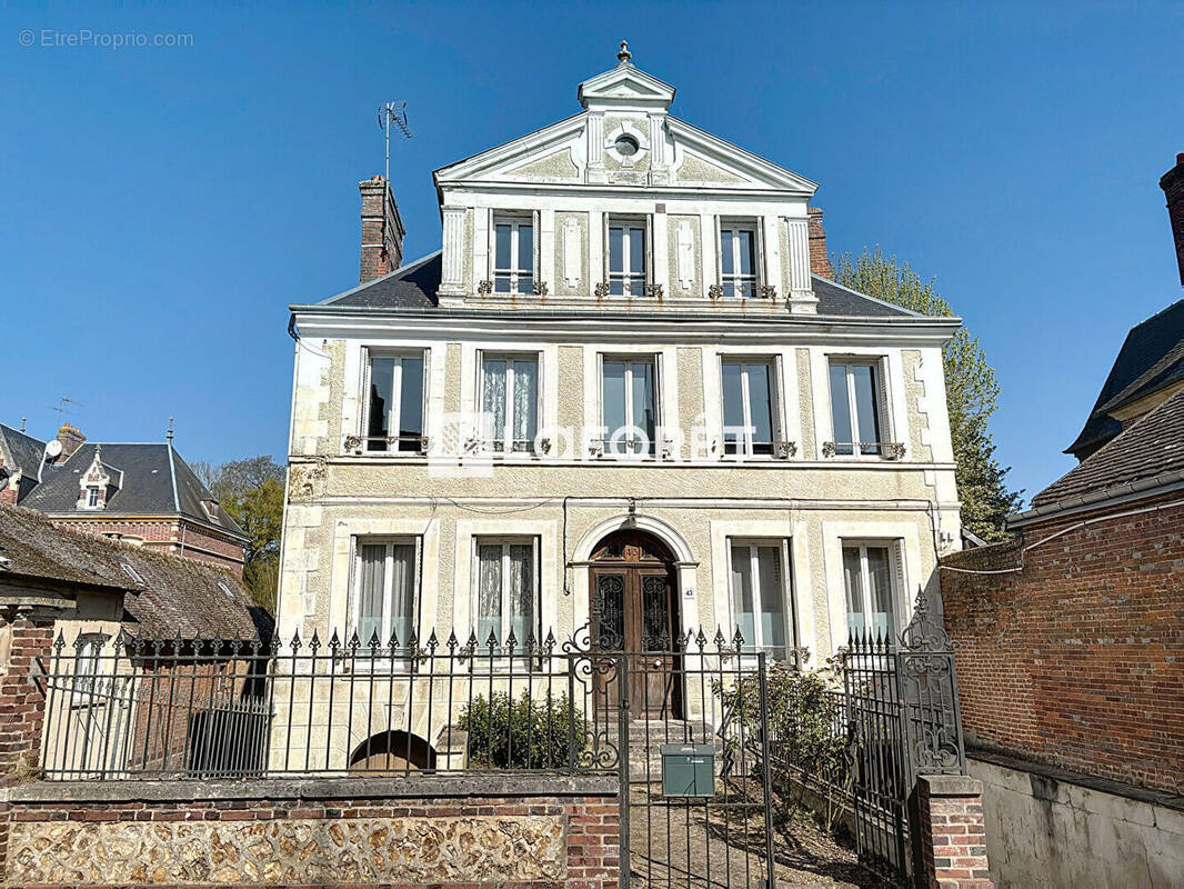 Maison à DAMVILLE