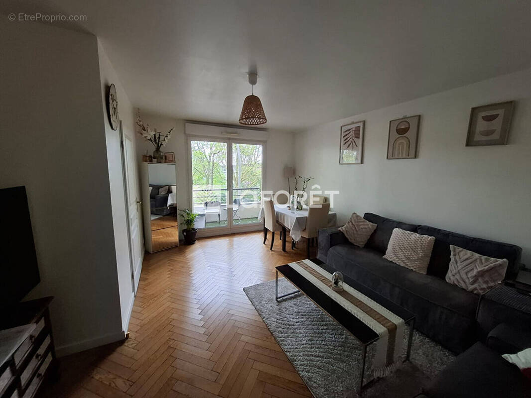 Appartement à L&#039;HAY-LES-ROSES
