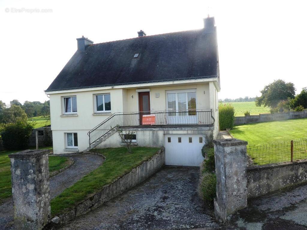 Maison à CLEGUEREC