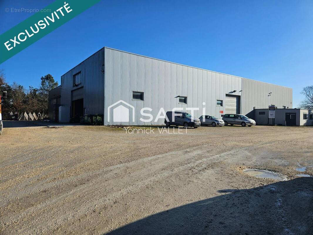 Photo 1 - Commerce à SAINT-LAURENT-DES-HOMMES