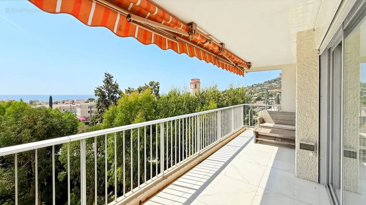 Appartement à VALLAURIS