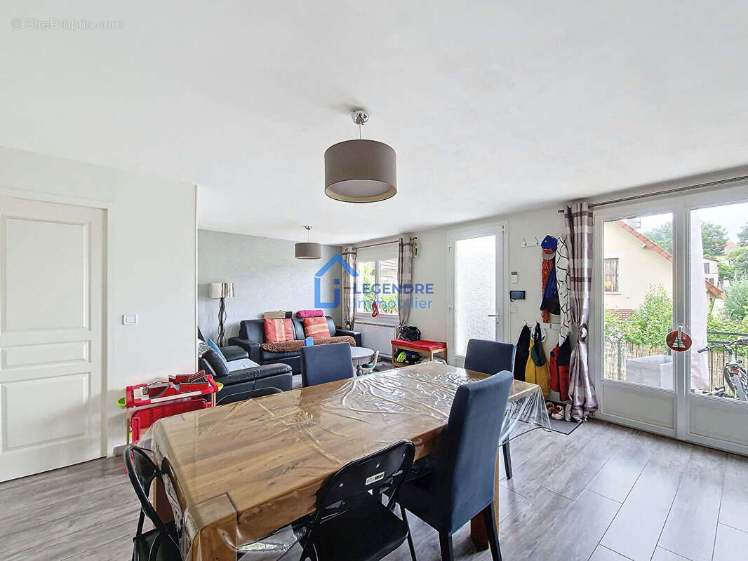 Maison à LA FRETTE-SUR-SEINE