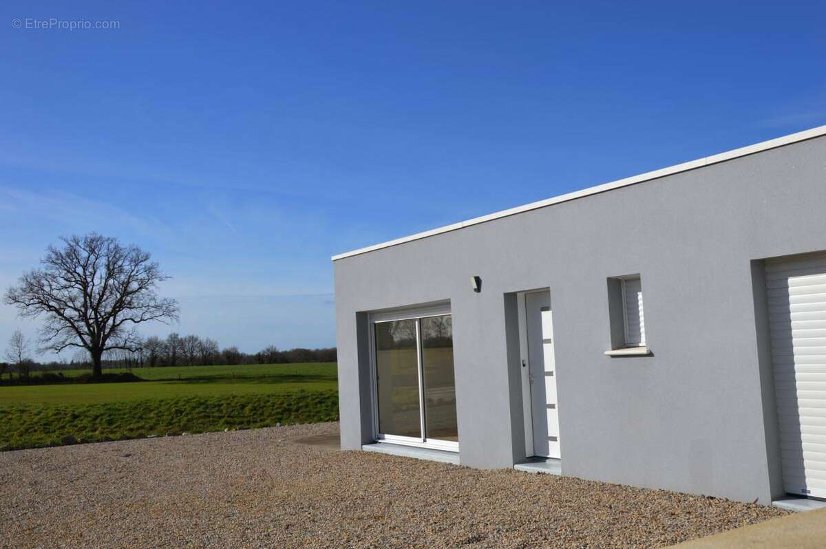 Maison à SAINT-GEORGES-DE-POINTINDOUX