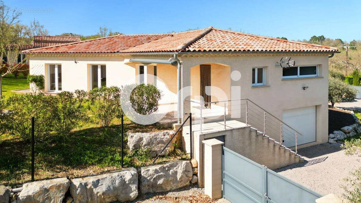 Maison à RUOMS