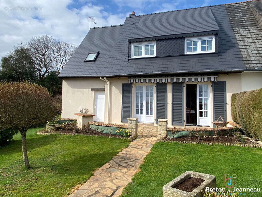 Maison à LECOUSSE