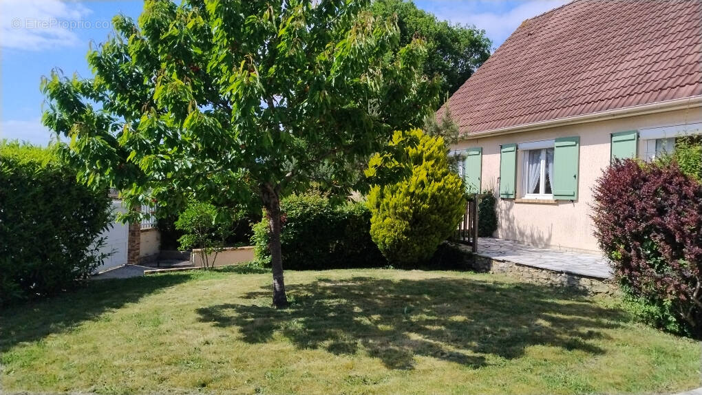 Maison à EPERNON