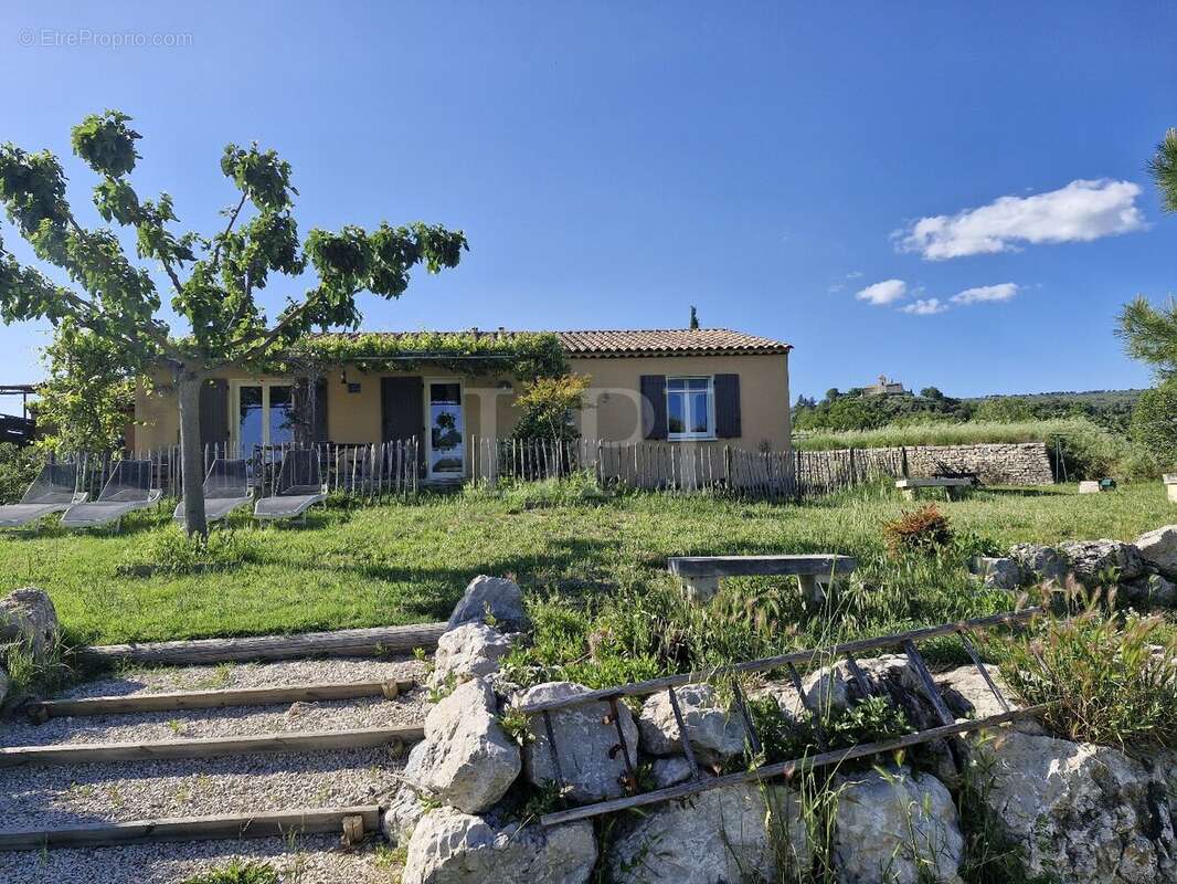 Maison à SAINT-SATURNIN-LES-APT