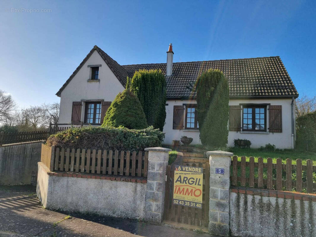 Maison à SAINT-CALAIS
