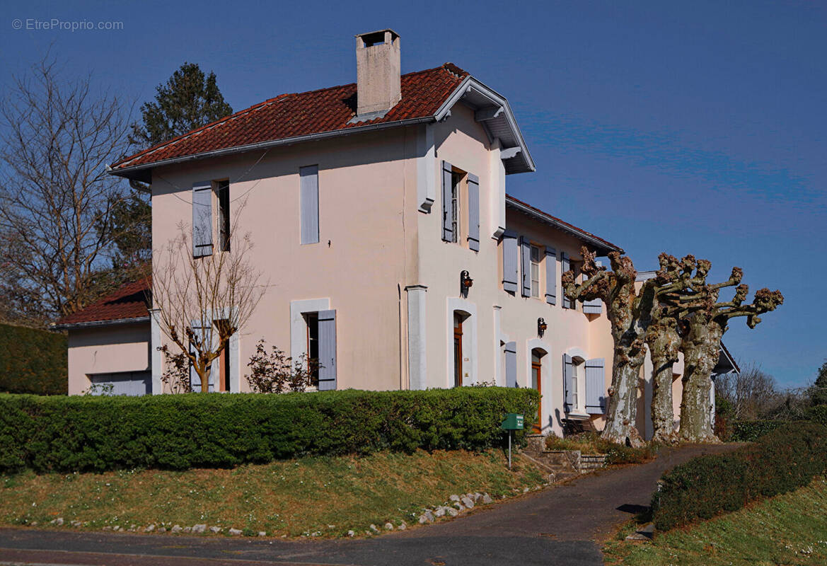 Maison à POUILLON