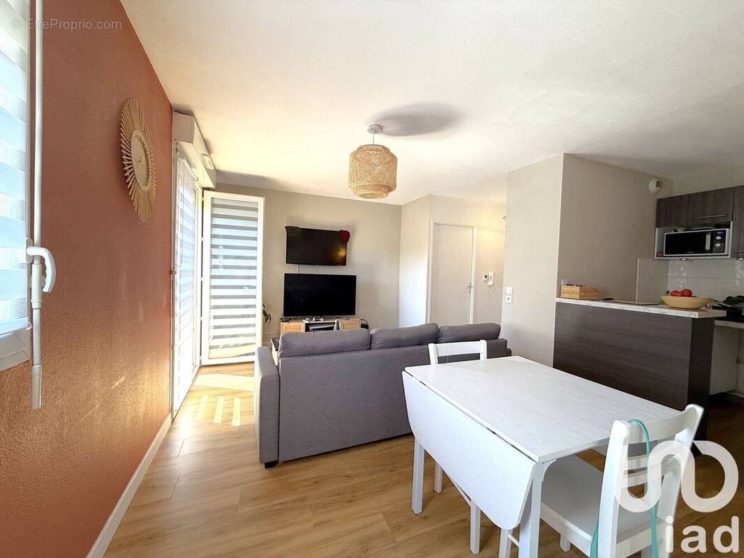 Photo 1 - Appartement à LA RIVIERE-SAINT-SAUVEUR