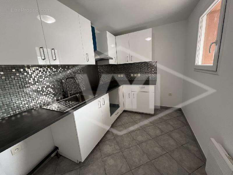 Appartement à COMBS-LA-VILLE
