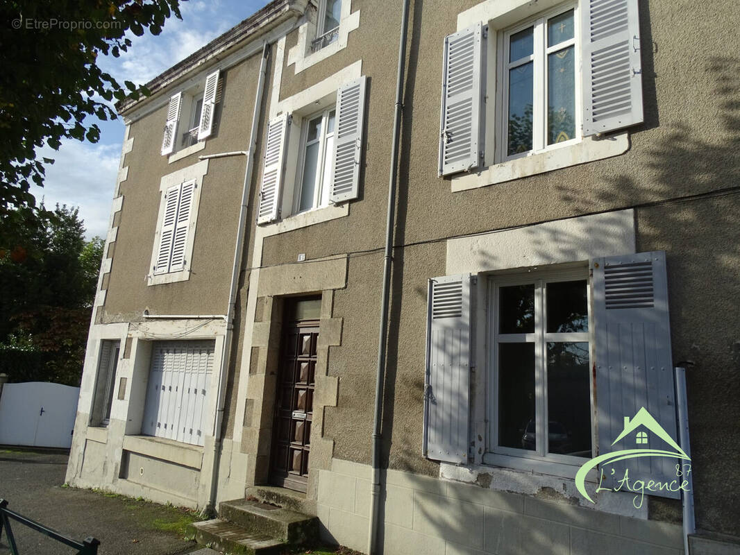 Maison à SAINT-JUNIEN