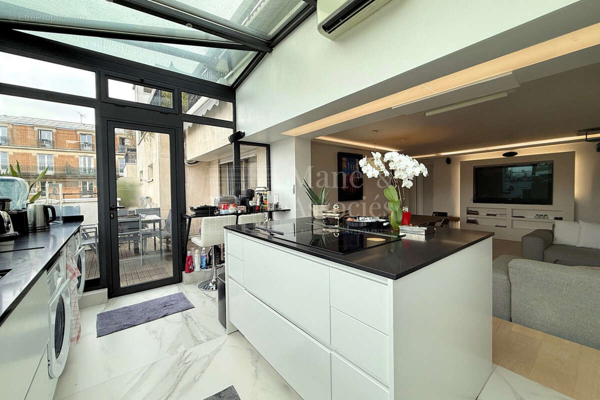 Appartement à NEUILLY-SUR-SEINE
