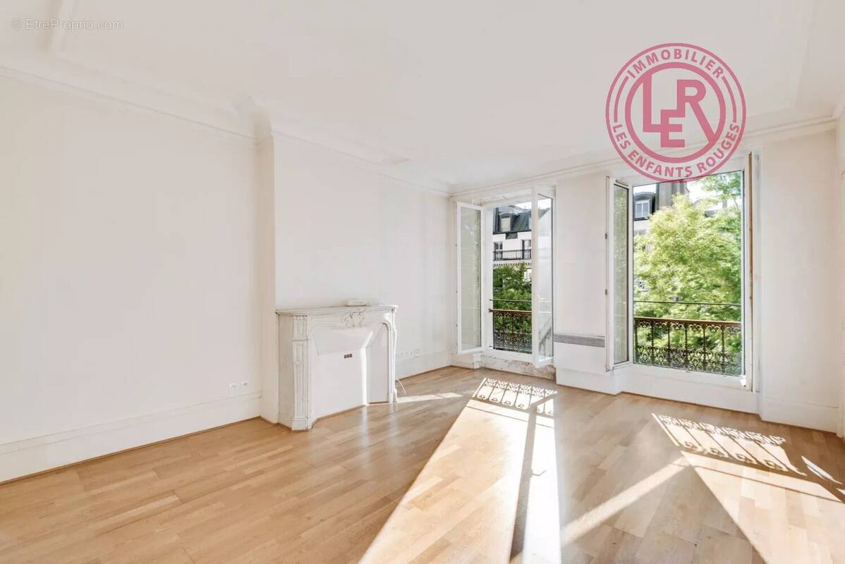 Appartement à PARIS-2E