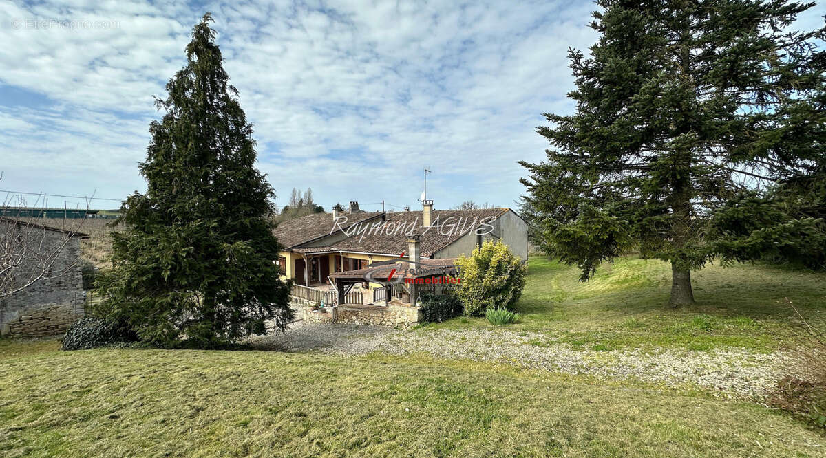 Maison à GENSAC