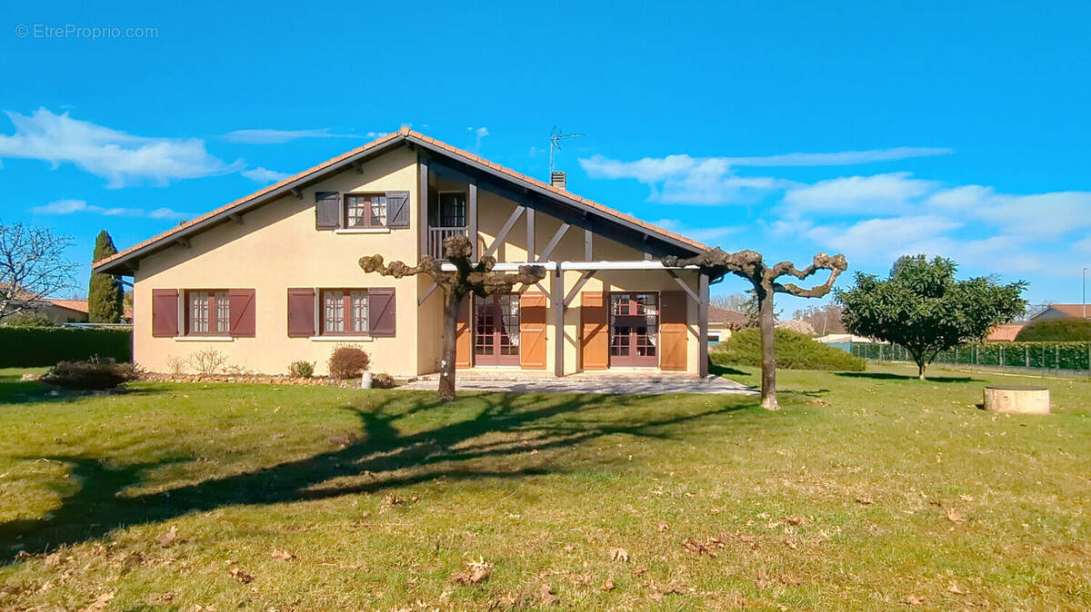 Maison à BLANQUEFORT