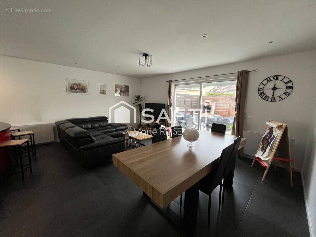 Photo 1 - Maison à MOISSY-CRAMAYEL