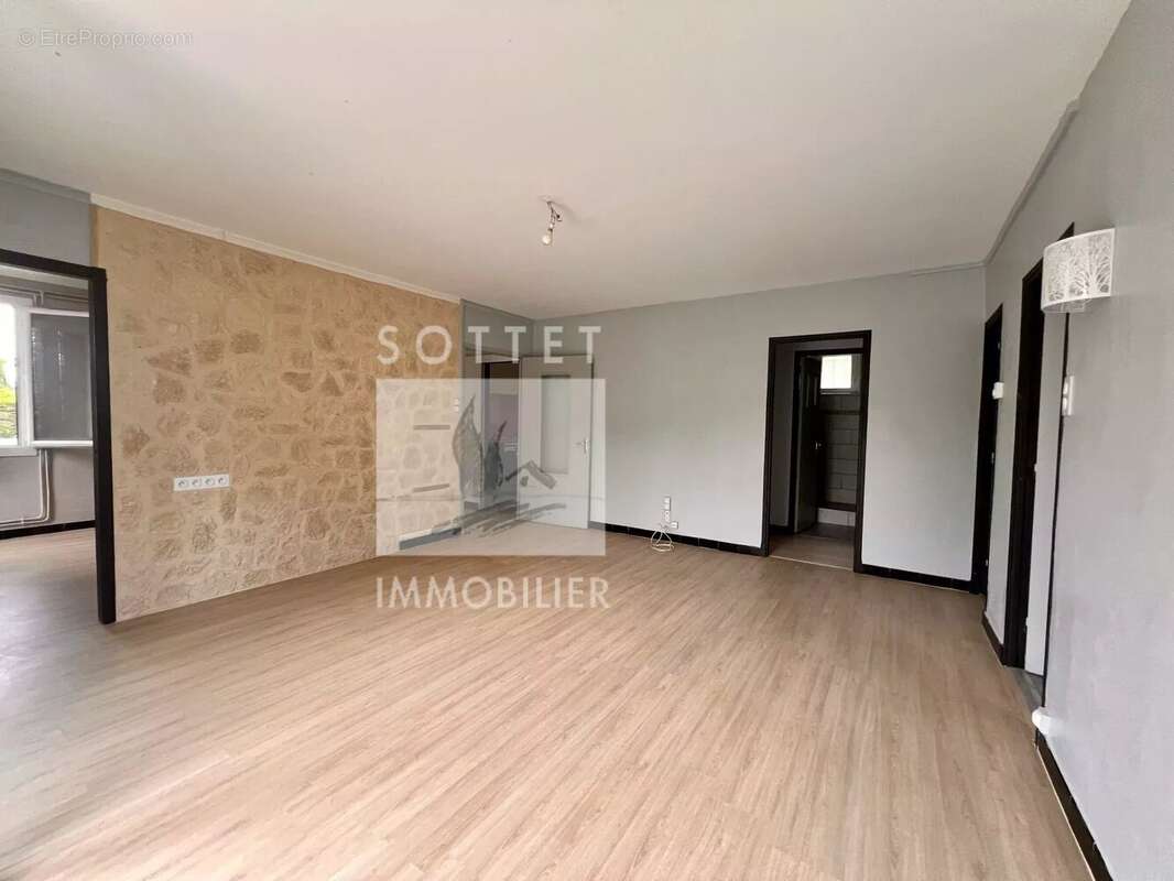 Maison à BOLLENE