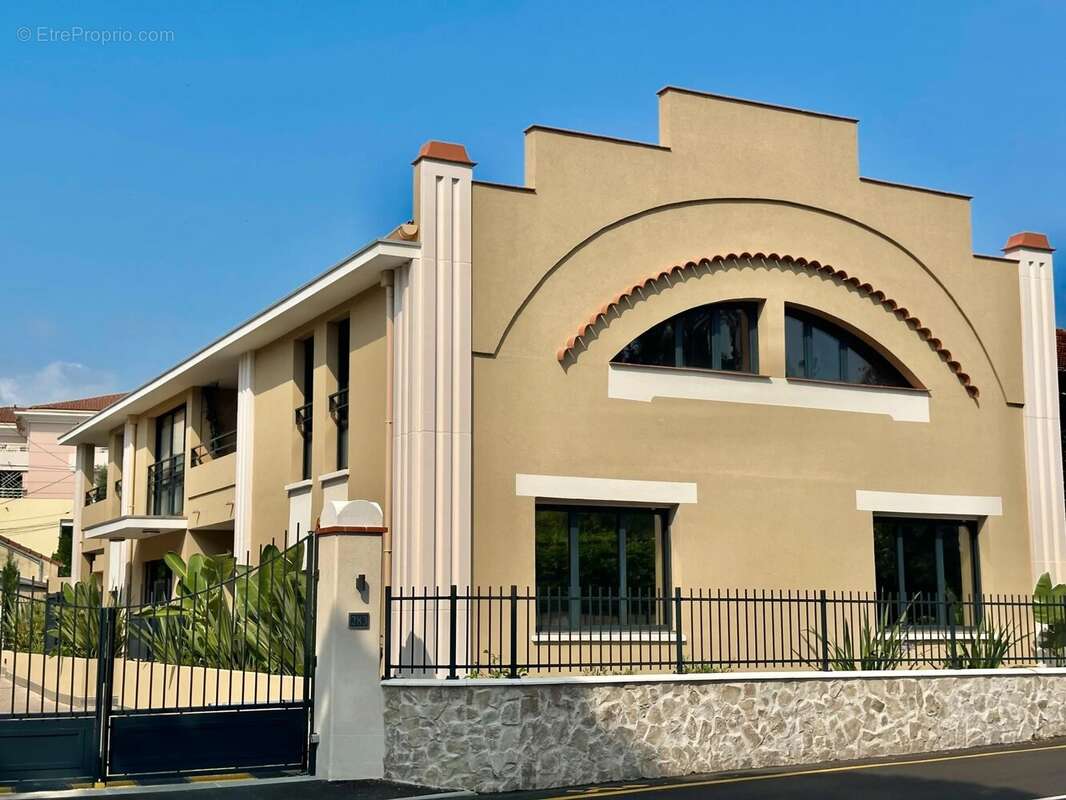 Appartement à VALLAURIS