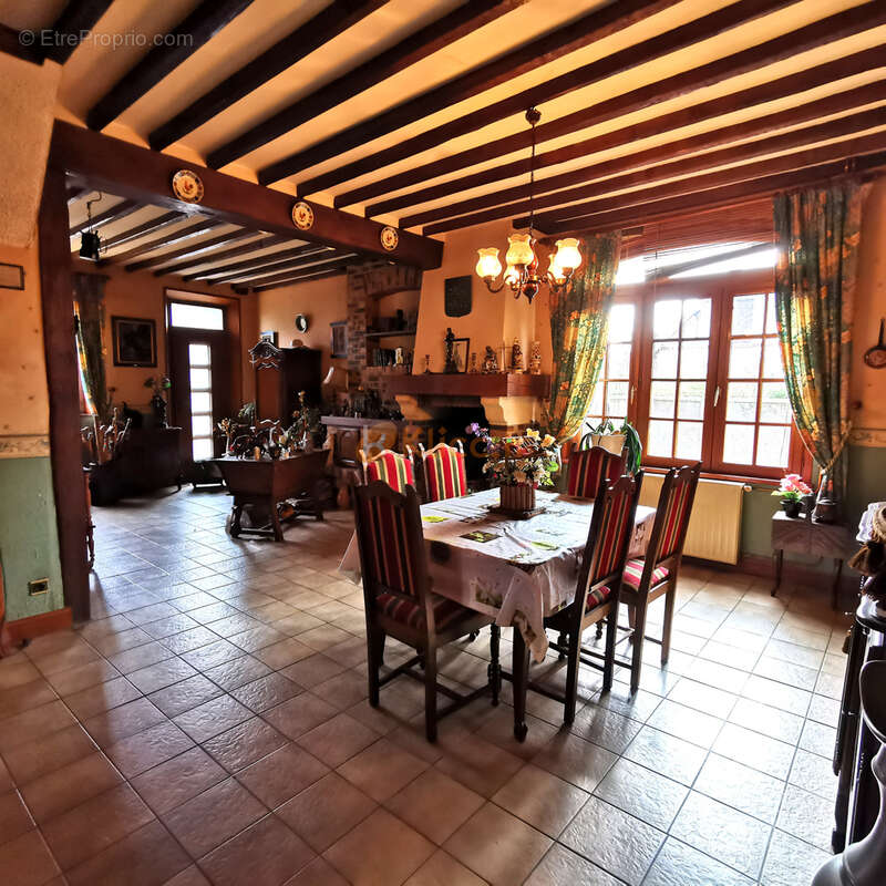 Maison à GREGES