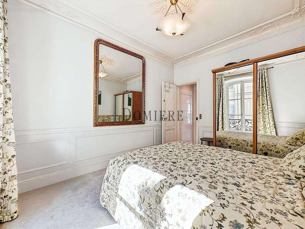 Appartement à PARIS-8E