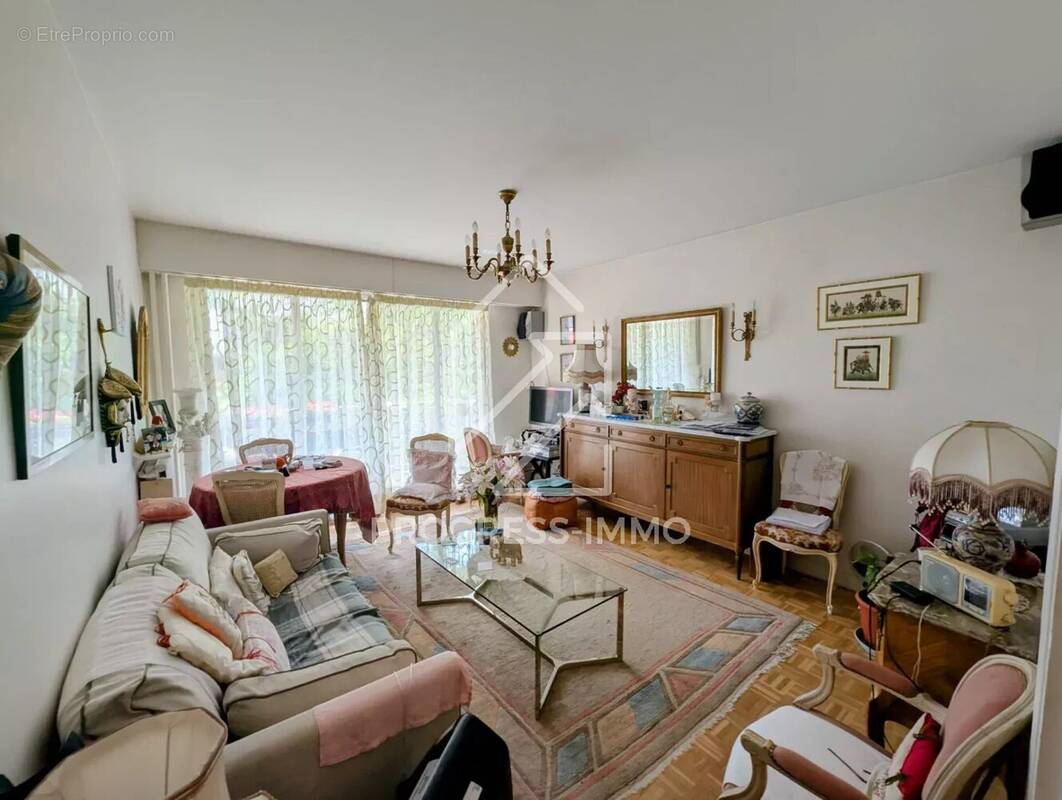 Appartement à SAINT-MAUR-DES-FOSSES
