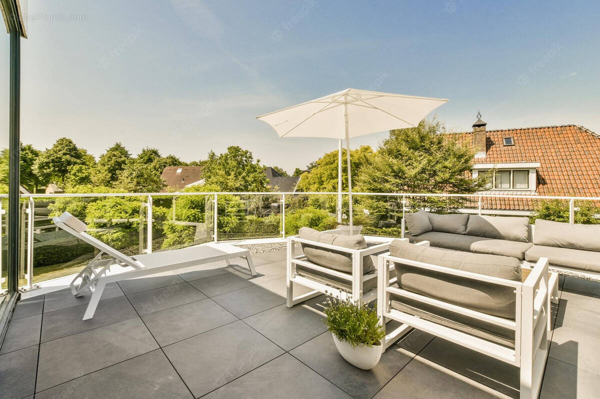 Appartement à VILLENEUVE-LA-GARENNE