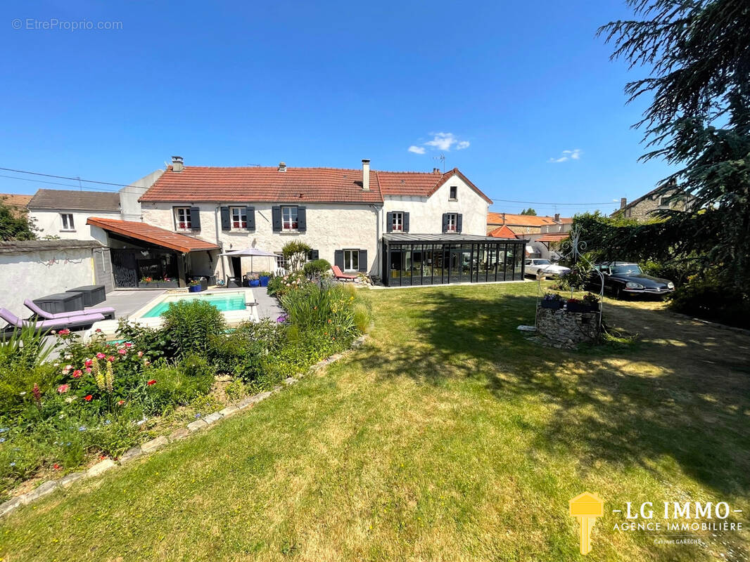 Maison à SAINTE-GENEVIEVE-DES-BOIS