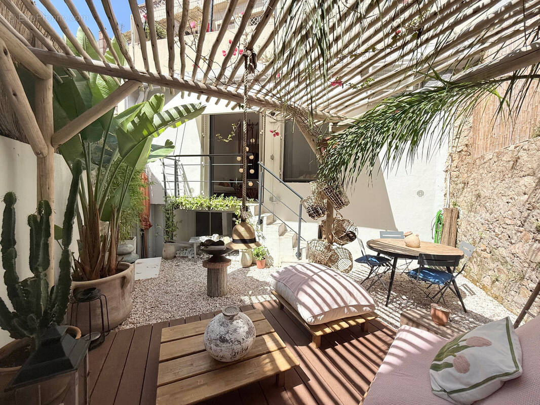 Appartement à LE CANNET