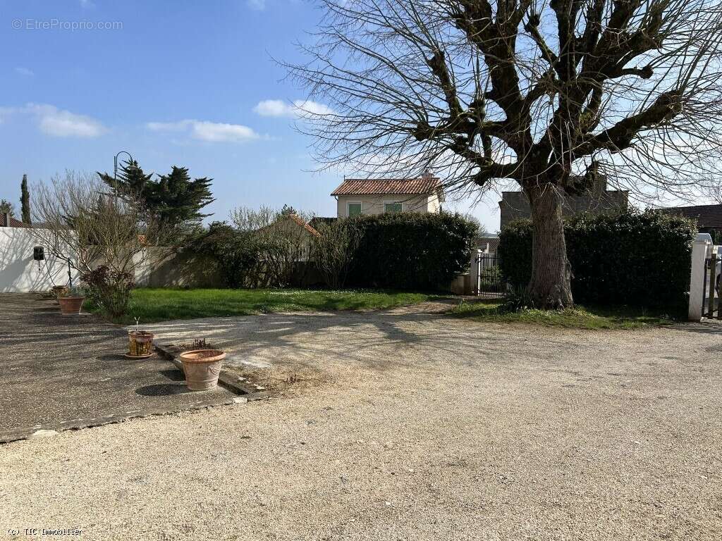 Maison à RUFFEC