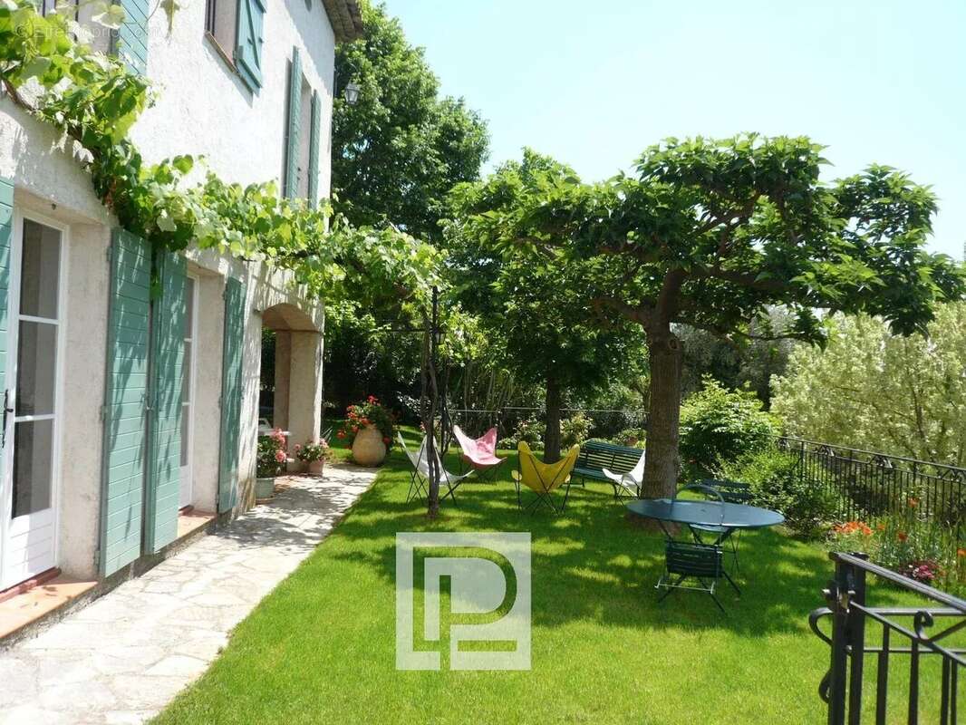 Maison à MOUGINS