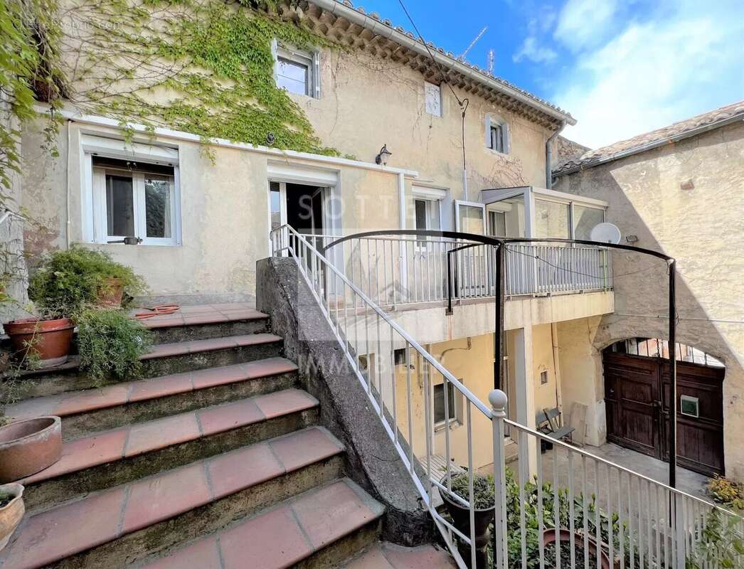 Maison à BOLLENE