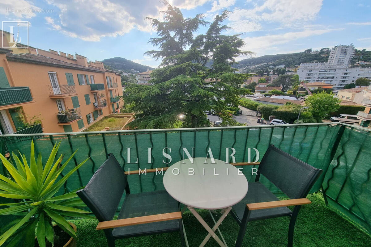 Appartement à VALLAURIS