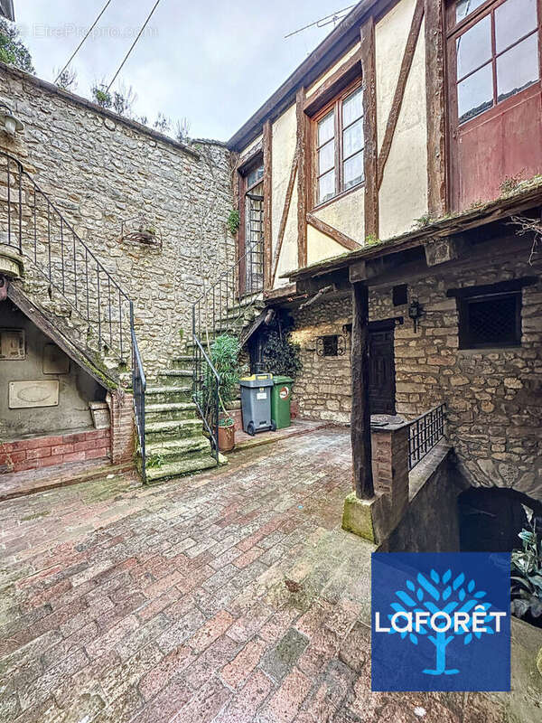 Maison à LA FERTE-ALAIS