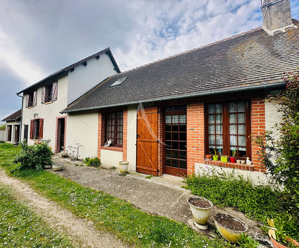 Maison à AVERDON