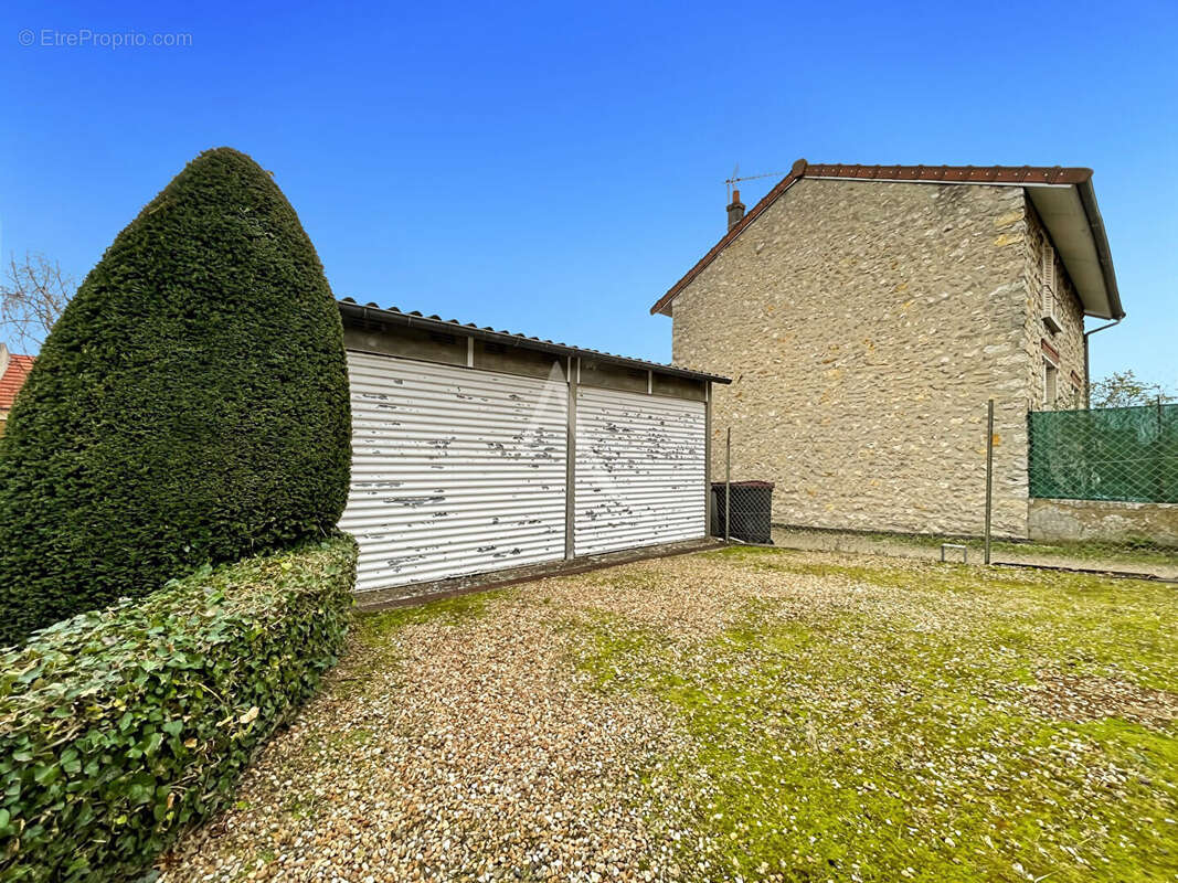 Maison à ETAMPES
