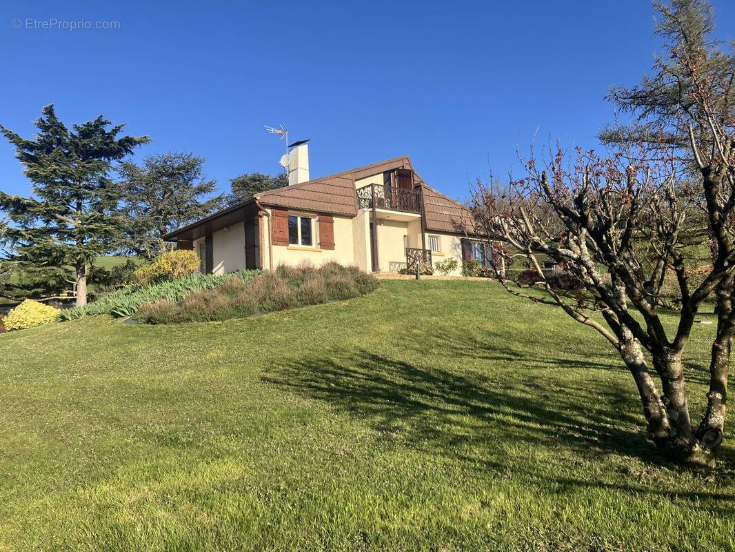Maison à CHAZAY-D&#039;AZERGUES
