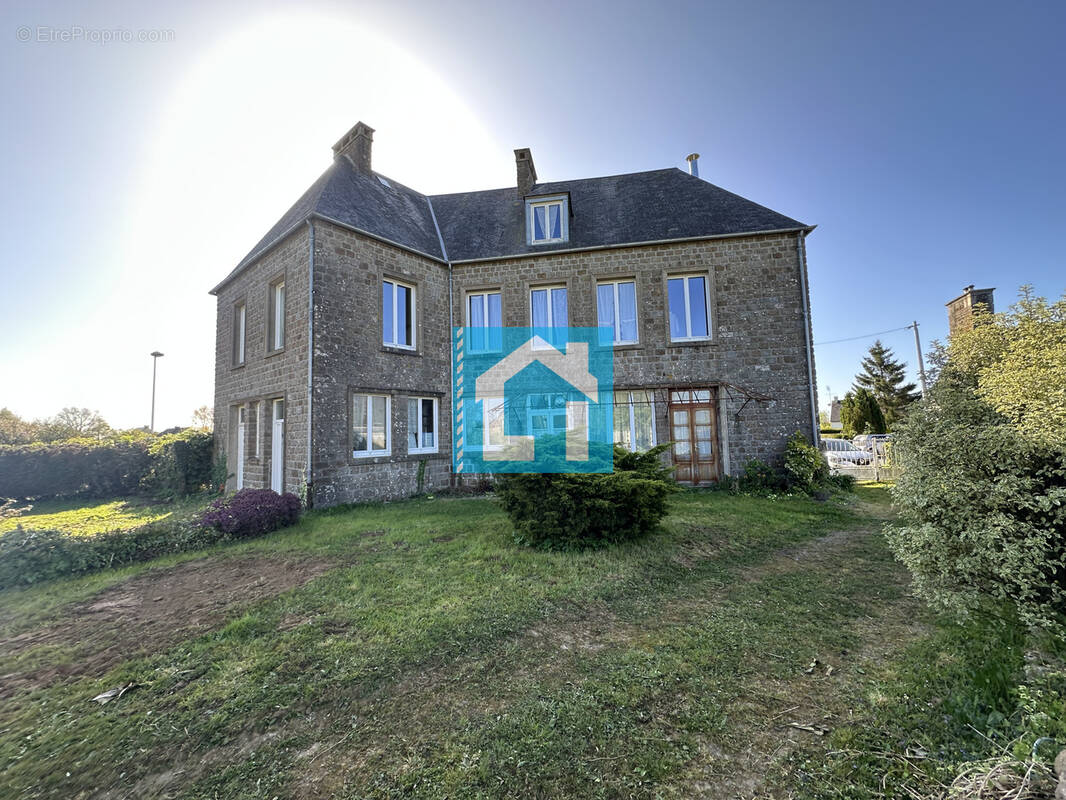 Maison à REFFUVEILLE