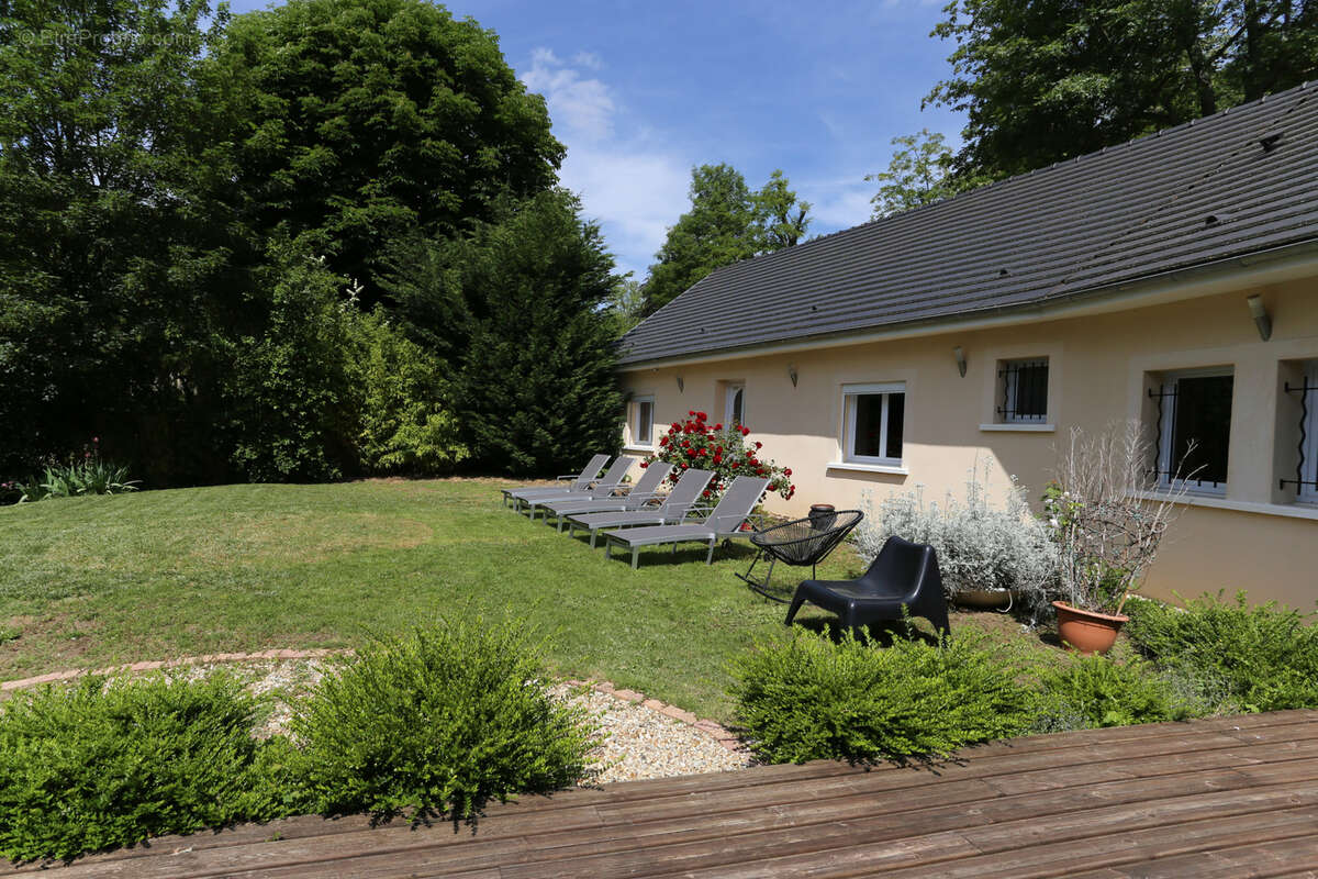 Maison à MORAINVILLIERS