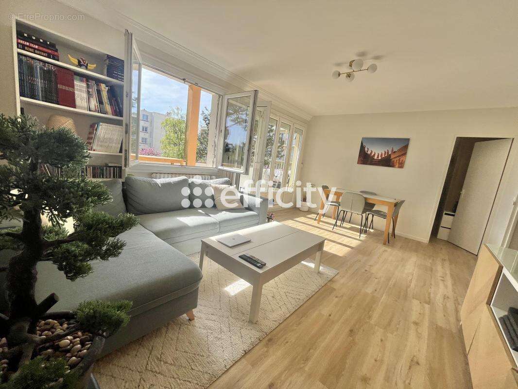 Appartement à SAINT-SEBASTIEN-SUR-LOIRE