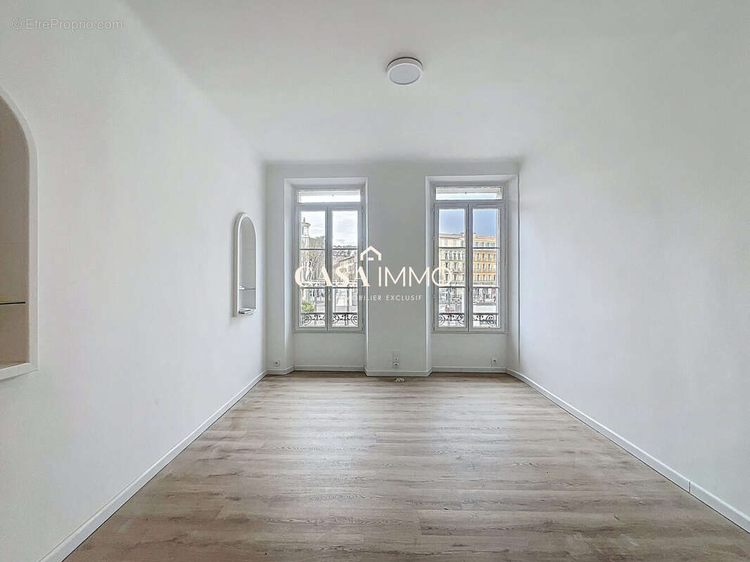 Appartement à HYERES