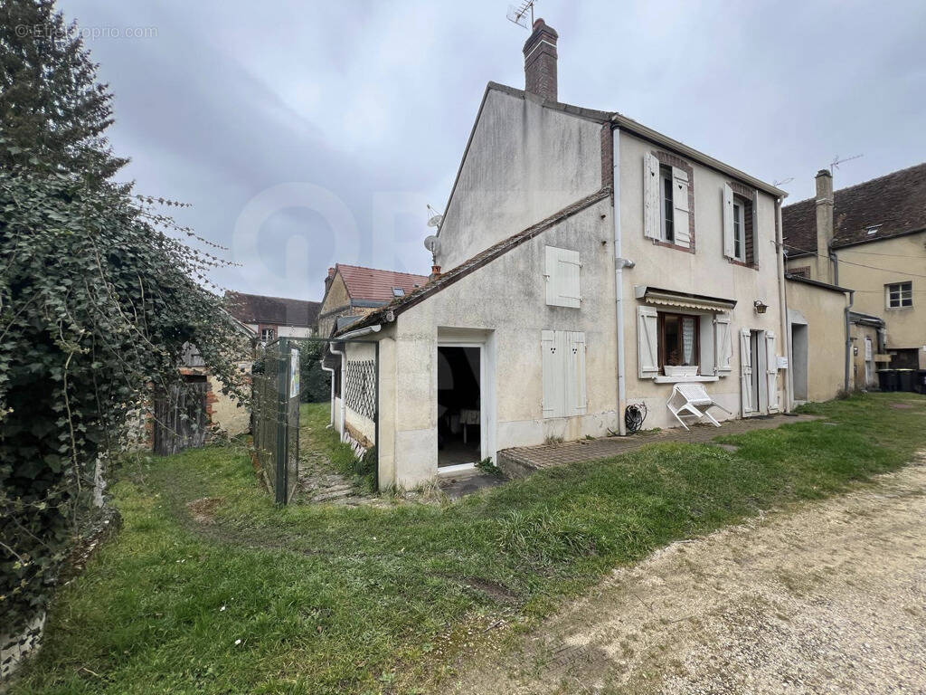Maison à TOUCY