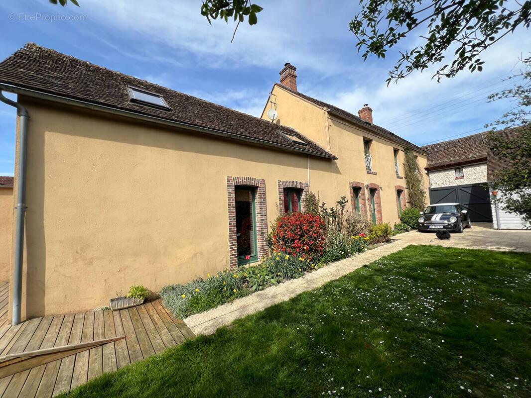 Maison à EPERNON