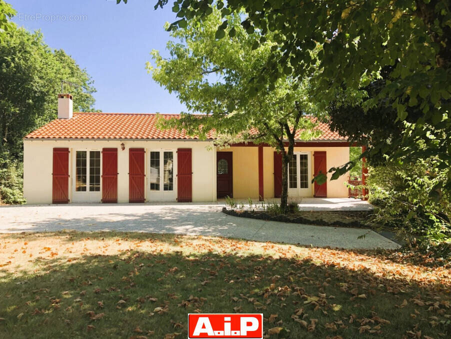 Maison à POUZAUGES