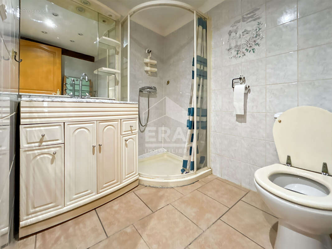 Appartement à MARSEILLE-5E