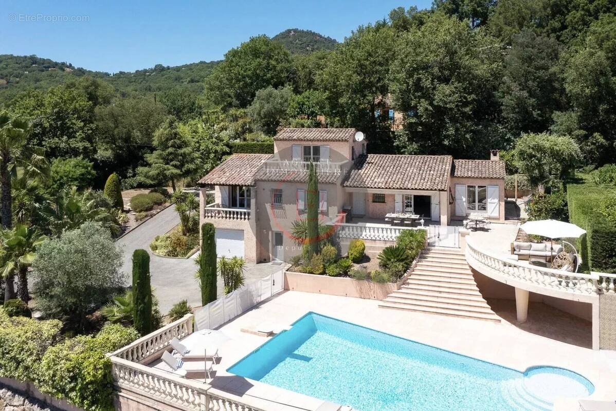 Maison à LES ADRETS-DE-L&#039;ESTEREL