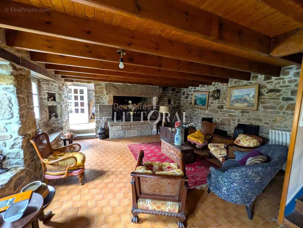 Maison à LAMPAUL-PLOUARZEL