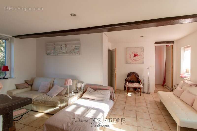 Maison à LA FERTE-FRENEL