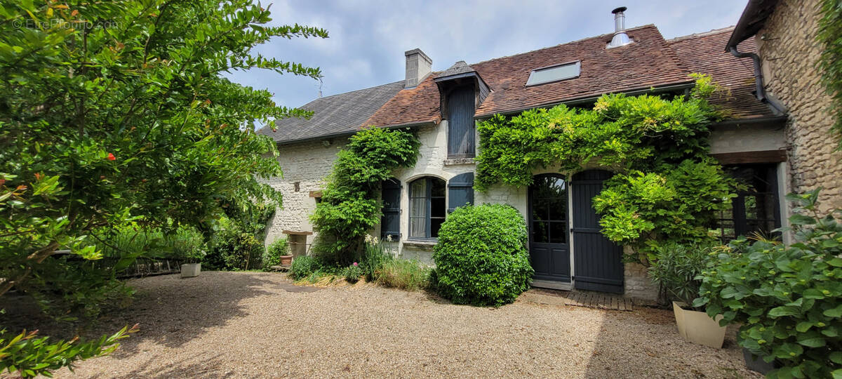 Maison à SAINTE-MAURE-DE-TOURAINE