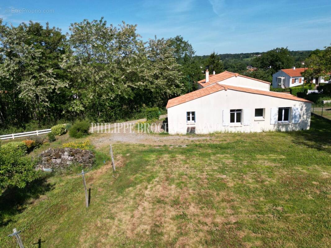 Maison à MAREUIL-SUR-LAY-DISSAIS